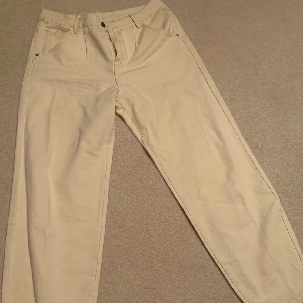 Beige mom jeans